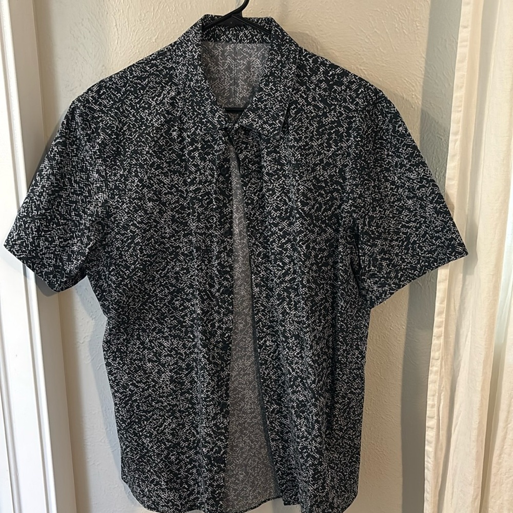 Lululemon | Down to the Wire Short Sleeve Button Down